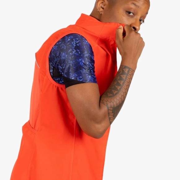 Machines For Freedom: All Weather Vest in Hibiscus - Picture 2 of 10